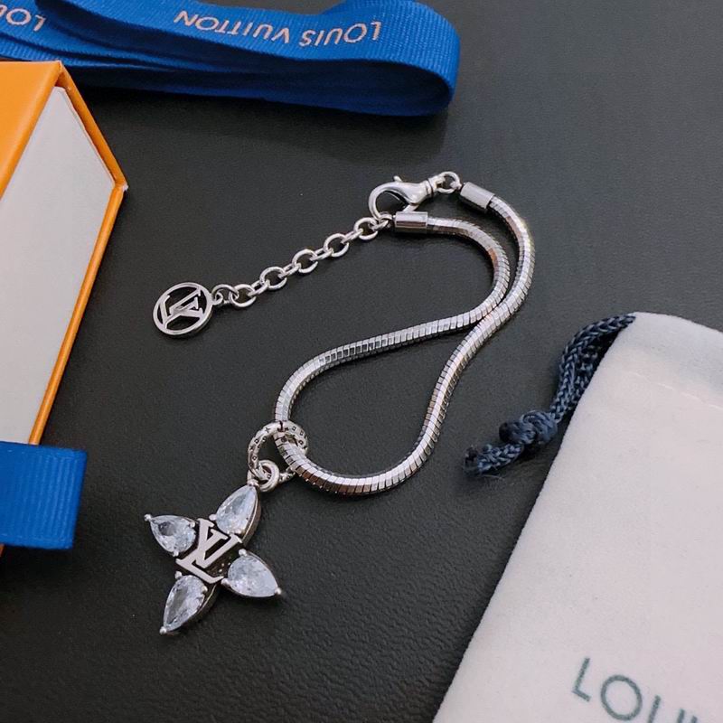 LV Bracelet 03lyr374